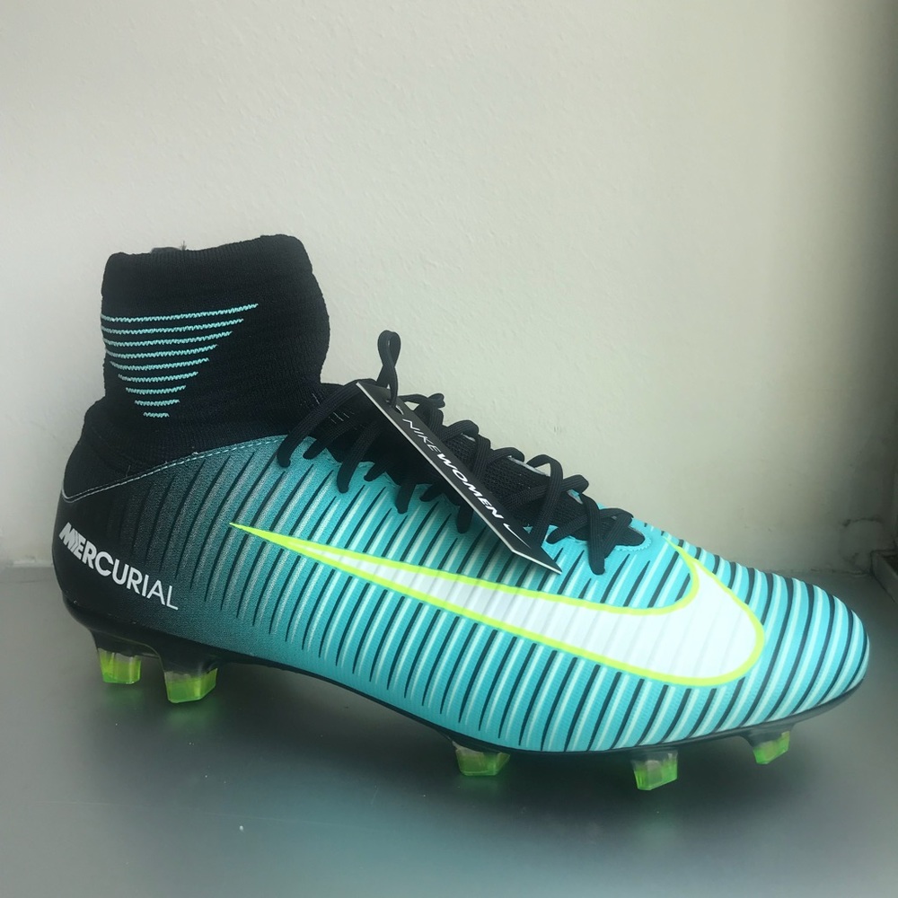 New Women’s Mecurial Veloce lll soccer cleat